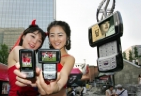 LG전자가 5월초 출시한 ‘슬림 TV폰(LG-KB/LB1500)’이 출시 한달만에 하루 개통 최고 3,000대를 돌파하며 지상파 DMB폰 시장의 빅히트 모델로 떠오르고 있다.