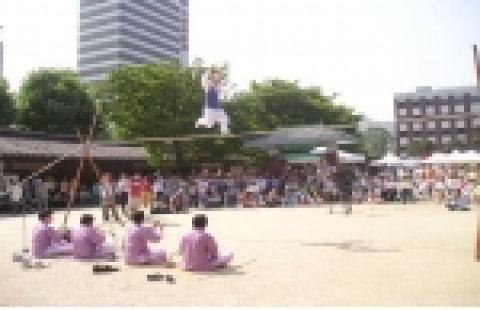 전통놀이 한마당 행사인 줄타기