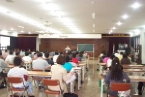 100곳이 넘는 사업장이 참가하여 성황리에 설명회를 개최하였다.