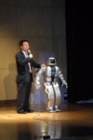 KAIST 오준호 교수와 휴보 