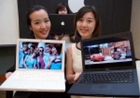 애플은 6월 15일 소공동 프라자 호텔에서 신제품 MacBook을 국내에 공식 선보였다.