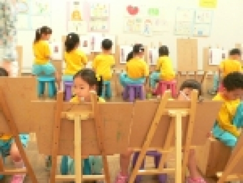 덕수궁미술관에서는 유치원생을 대상으로 좀더 쉽게 전시작품을 이해할 수 있는 『소곤소곤 미술관 이야기』전시설명회를 7월 6일부터 7월 27일까지 매주 목요일(오전 10시부터 11시까