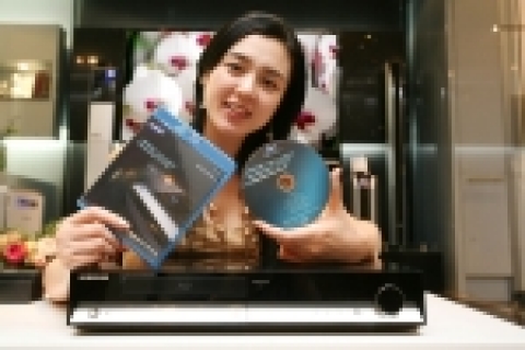 삼성전자가 세계 최초로 차세대 영상 기록 재생기기인 블루레이(Blu-ray) 플레이어(모델명 BD-P1000)를 미국 시장에 출시한다. 