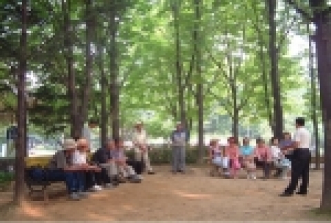 시민의숲 숲가꾸기 작업설명 장면(2005.6)