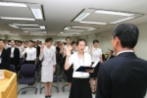 광주은행(은행장 정태석)이 「2006년도 상반기 신입직원 연수 입교식」을 갖고, 광주은행 비전의 핵심가치를 공유하는 열정적인 광은인 양성에 들어갔다.