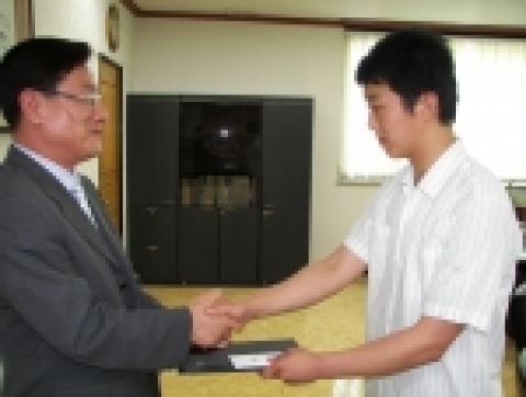 장학증서 및 장학금 전달식