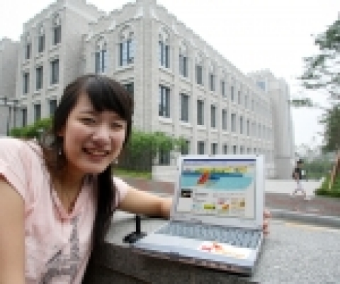서울 안암동 고려대학교교정에서 와이브로를 통해 인터넷 직접연결서비스를 이용하는 모습
