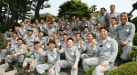 제 39회 기능장 시험에 합격한 현대중공업 직원들.
