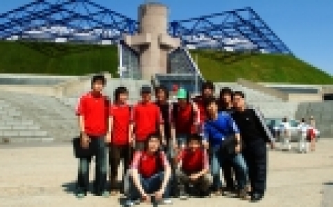 경기장 앞 대한민국 국가대표 선수단 모습