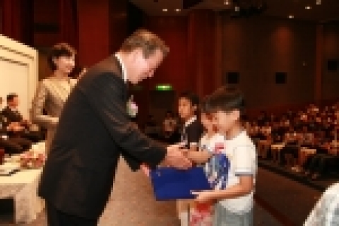 삼성생명은 30日(金) 오후 2시 삼성생명 본사 1층 국제회의실에서「제 26회 삼성생명 비추미 그림축제」시상식을 개최했다.