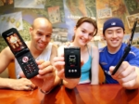 삼성전자가 미국 스포츠 전문 이동통신사업자인 '모바일 ESPN'과 함께 신세대 스포츠 마니아들을 겨냥한 스포츠 정보 전용 휴대폰 「에이스(ACE)」를 출시했다.