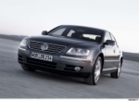 폭스바겐 ‘페이톤 V8 4.2 LWB’