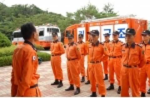 소방방재청 중앙119구조대(대장: 배철수)는 제3호 태풍 “에위니아”가 북상하여 우리나라에 직․간접적인 영향을 줄 것으로 예상되는 가운데 ‘한발앞선(one step ah
