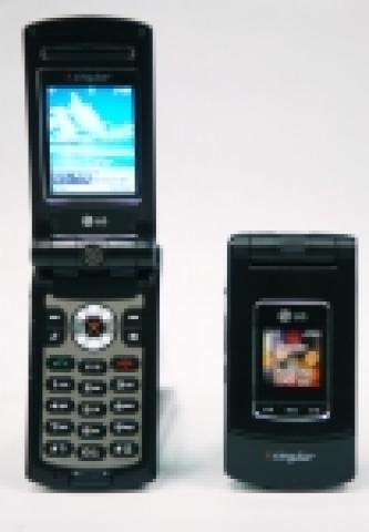 LG전자가 북미시장에 최초로 선보인 HSDPA폰(모델명: LG CU500)