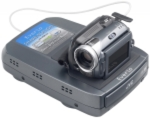JVC코리아는 세계 최초 하드디스크 내장형 캠코더인 ‘JVC 에브리오G’의 2006년 형 신모델(모델명: GZ-MG77KR)을 출시한다.