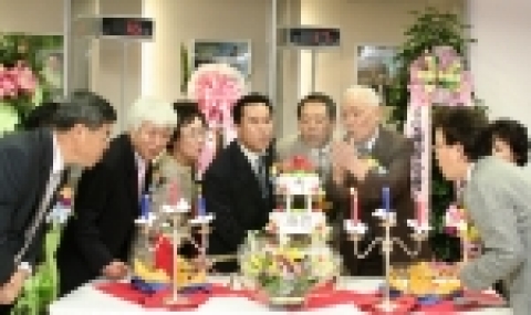지난해 8월 실시했던 SC제일은행의 <지점사업계획 공모> 당선자 중 그 세 번째로 김대윤 지점장(공모전 당시 차장)이 자신이 디자인한 점포를 서울 서초동에 개점했다.