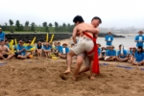 제주 표선 해수욕장에서 국내외 법인 소속 신입사원들이 함께 한마음 해변 체육대회를 진행했다.