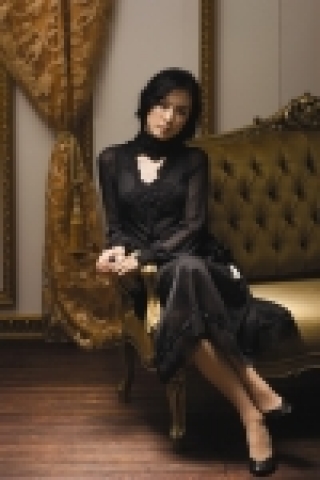 까르뜨가 탤런트 홍은희를 광고모델로 2006년 가을이미지 광고를 촬영했다.