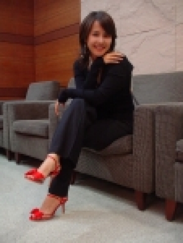 조여정, “제 두번째 구두 만나보실래요?”...맞춤 수제화 샌들 ‘조여정의 애플마티니’ 출시