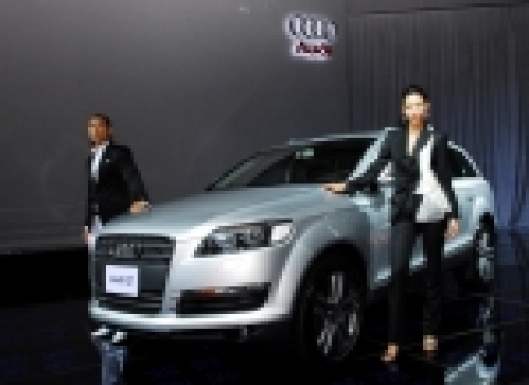 아우디 코리아는 7월 27일 서울 신라호텔 다이너스티 홀에서 아우디의 첫번째 고성능 럭셔리 SUV ‘아우디 Q7’의 신차발표회를 가졌다.