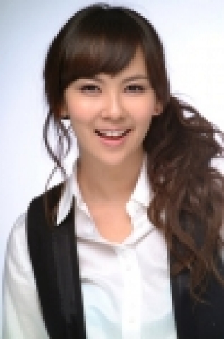 탤런트 김지우