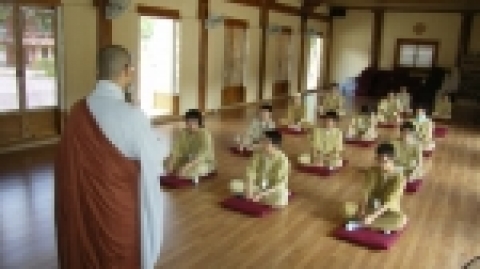 법무부 전주보호관찰소(소장 노청한)는 8월 1일부터 3일까지 2박3일 동안 완주군 소양면 소재 송광사에서 청소년 수강명령대상자를 위한 산사체험(Temple stay)을 실시했다.