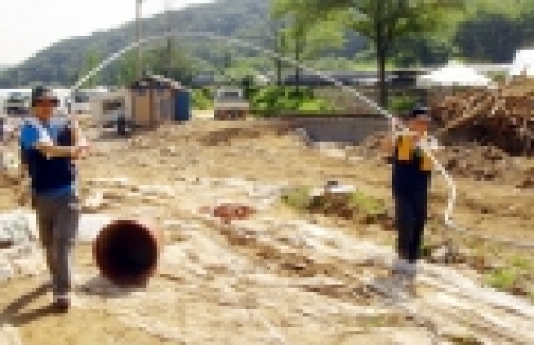KRA는 사회 공익기업으로서 책임을 다하기 위하여 지난 8월 2일 한국마사회(KRA) 자원봉사단인 KRA Angels는 지난 집중 호우 때 특별재난지역 선포가 검토될 정도로 막대한