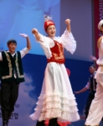 2006 세계문화체험박람회, 우즈베키스탄의 민속춤 공연