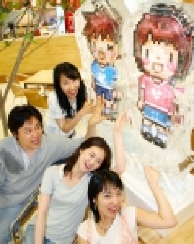 SK커뮤니케이션즈(대표 유현오)는 말복을 앞둔 지난 7일 오후 사무실에 대형 미니미 얼음조각을 전시하고 전 직원을 대상으로 포토이벤트를 열었다.