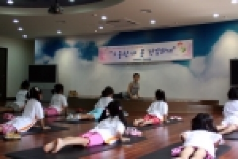 아동복지단체 굿네이버스(회장 이일하, www.goodneighbors.org)가 방학을 맞은 결식아동을 위해 일일 건강 교실을 열었다.