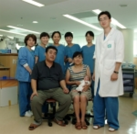 국내 최소체중으로 태어난 명관이가 8월 10일 퇴원했다.