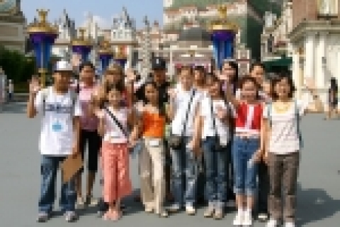 러시아 연방 사하공화국과의 외교, 교육, 문화 교류와 발전을 위한 민간사절 단체인 한국사하 친선협회는 14일 삼성에버랜드의 후원으로 사하한국학교 교육 연수단 (14명)을 초청하여 