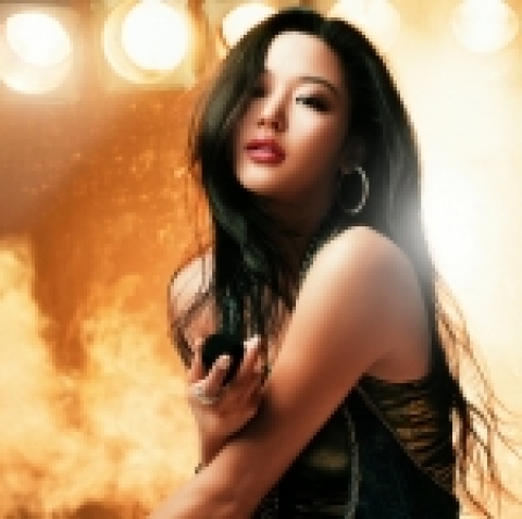 2006년 라네즈의 가을은 글래머러스(Glamorous)하고 파워풀(Powerful)한 스타일에 주목하고 관능적이면서도 강렬한 락(Rock)스타일의 메이크업을 제안한다.