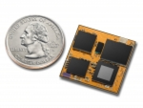 RCP 패키징 기술을 이용한 25mm X 25mm 초박형 3G 무선 수신(Radio-in) 패키지의 이미지