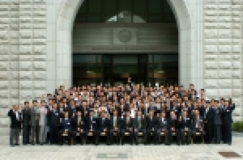 8월22일 고려대 안암캠퍼스 LG-포스코경영관에서 열린 MBA 입학식에서 MBA교수진과 함께 한 입학 기념 사진