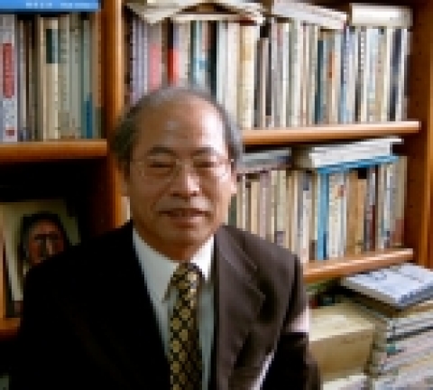 경상대학교 국문학과 강희근 교수
