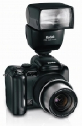 한국코닥(대표 김군호, www.kodak.co.kr)은 광학 12배 렌즈와 흔들림 보정 기능(Image Stabilizer)을 탑재한 700만 화소의 하이엔드급 디지털카메라 이지쉐