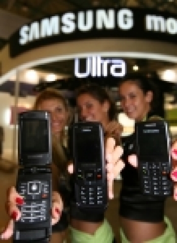 삼성전자가 터키 이스탄불에서 5일부터 10일까지 열리는 중앙 아시아최대 IT 전시회 '세빗 유라시아 2006'에 참가해 첨단 휴대폰과 이동통신 기술을 뽐낸다. 삼