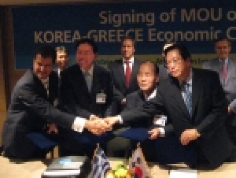 삼성전자와 한국수출보험공사가 4일(현지시간) 그리스 아테네 인터콘티넨탈 호텔에서 도이치은행 및 포리스 홀딩스(Fourlis Holdings S.A)그룹과 수출보험 신용공여 협력을 