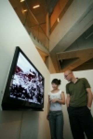 삼성전자 LCD 제품이 활용된 제1회 국제작가포럼  