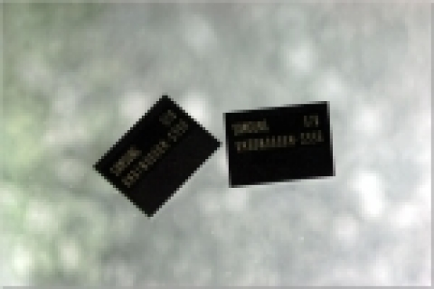 삼성전자가 이번 달부터 양산 시작하는 1GB 및 2GB(Giga Byte) 모비낸드(moviNANDTM) 제품