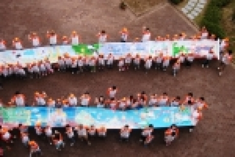 사회복지법인 세이브더칠드런은 한화와 공동으로 장애아동과 비장애아동이 함께하는 통합여름캠프를 오는 9월 5일부터 15일까지 3차에 걸쳐 설악과 경주에 있는 한화리조트에서 개최한다.