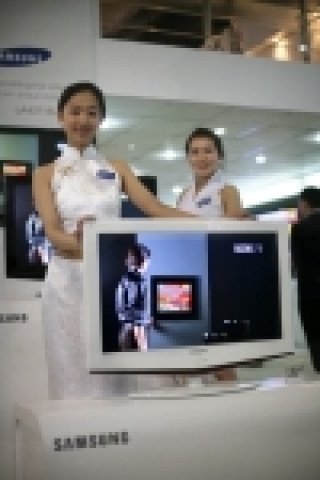 지난 5월 북경과학기술산업박람회에서 선보인 '보르도' LCD TV
