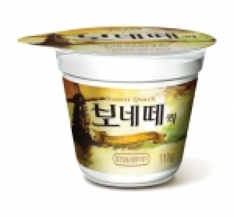 한국야쿠르트는 뼈 건강을 지켜주는 부드러운 치즈맛의 정통 유럽풍 떠먹는 요구르트 <bonete Quark>을 오는 9월 4일 출시한다고 밝혔다.