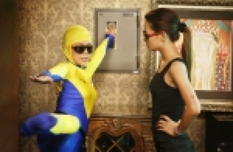 영화 <가문의 부활> 의 김원희, 신이