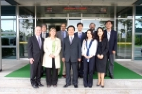 다국적 제약기업 화이자(Pfizer)社의 글로벌연구개발그룹 봄만(B.J. Bormann) 부사장 일행이 9월 8일 오전 10시 한국생명공학연구원(생명硏, 원장 이상기)을 방문하였다