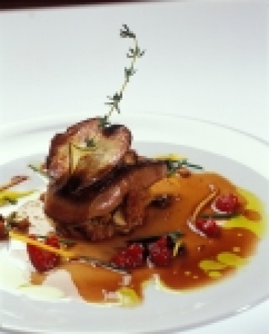 서울신라호텔 카페 & 뷔페 파크뷰에서는 9월13일부터 26일까지 홍콩의 유명 이태리 레스토랑 ‘가이아(Gaia)’의 수석 주방장인 파올로 몬티(Paolo Monti)를 초청하여  