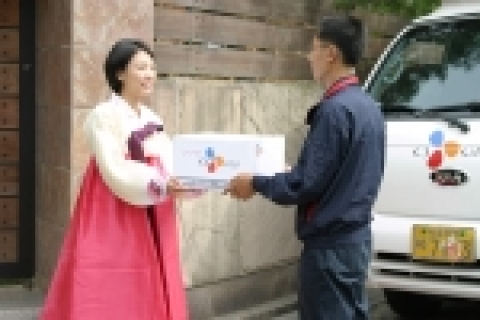 CJ GLS은 2006년 9월 18일부터 10월 13일까지 18일 간(연휴제외) ‘중추절 특수 기간’으로 정하고 중추절 맞이 준비에 들어간다.