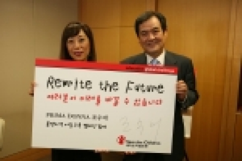 좌: 조수미 우: 세이브더칠드런코리아 김노보 회장