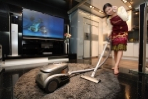 삼성전자는 21일 TV 시청이나 전화 통화에 지장이 없을 정도의 '감성소음'(Sound Quality)을 갖춘 세계 최저소음 백리스(Bagless) 타입 진공청소